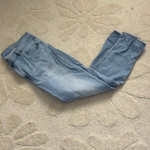 Old Navy Mid Rise Wow Boyfriend Jean Size 16